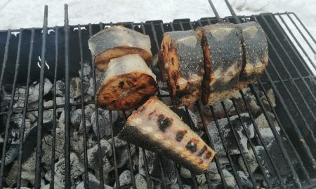 осетр на углях с овощами