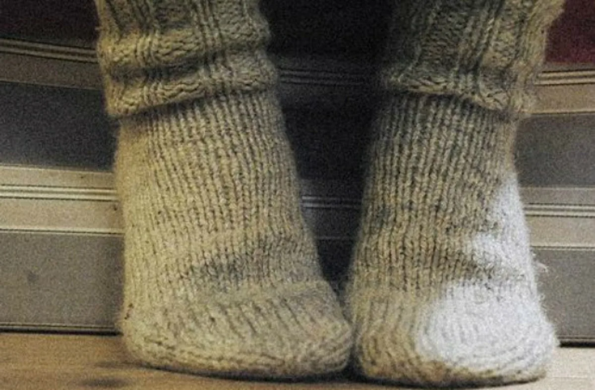 шерстяные носки дома