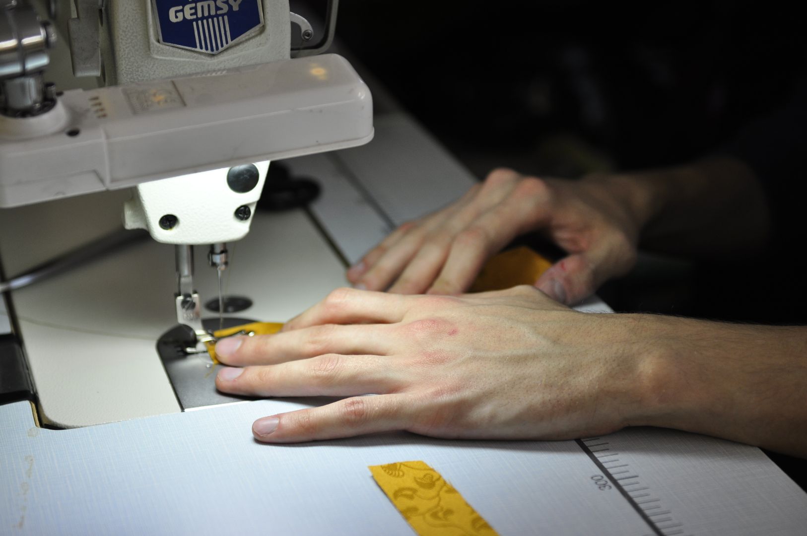 Шьют одежду