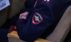 Мужчина в форме МВД