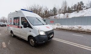 Скорая помощь едет на вызов