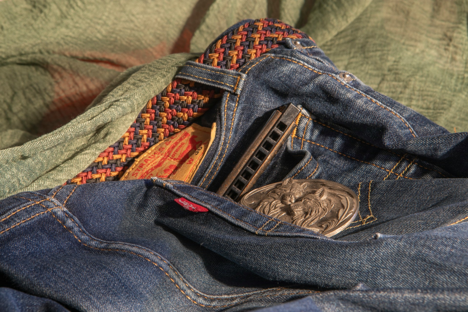 Джинсы и рубашка