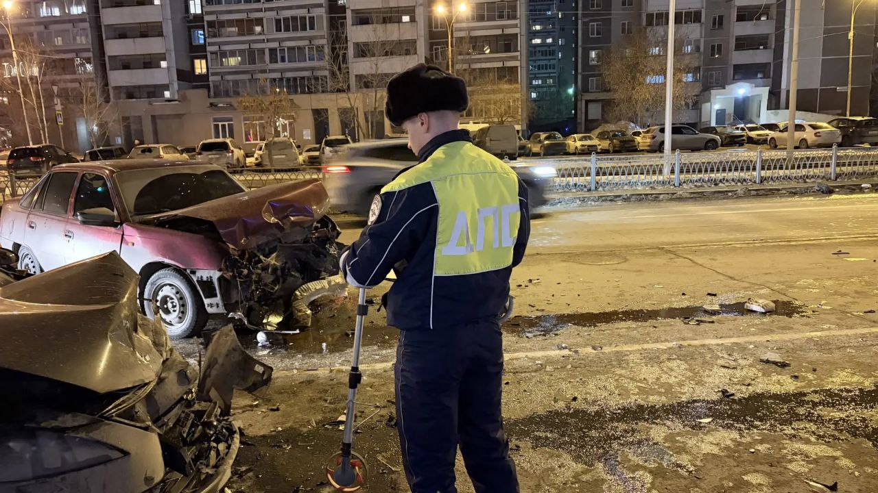 Сотрудник ГАИ на месте ДТП