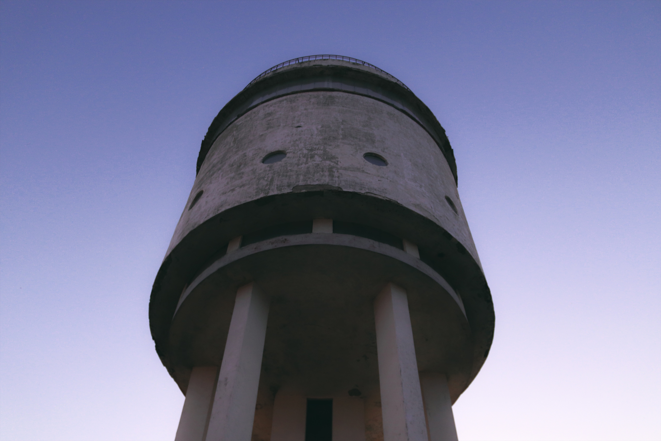 Белая башня