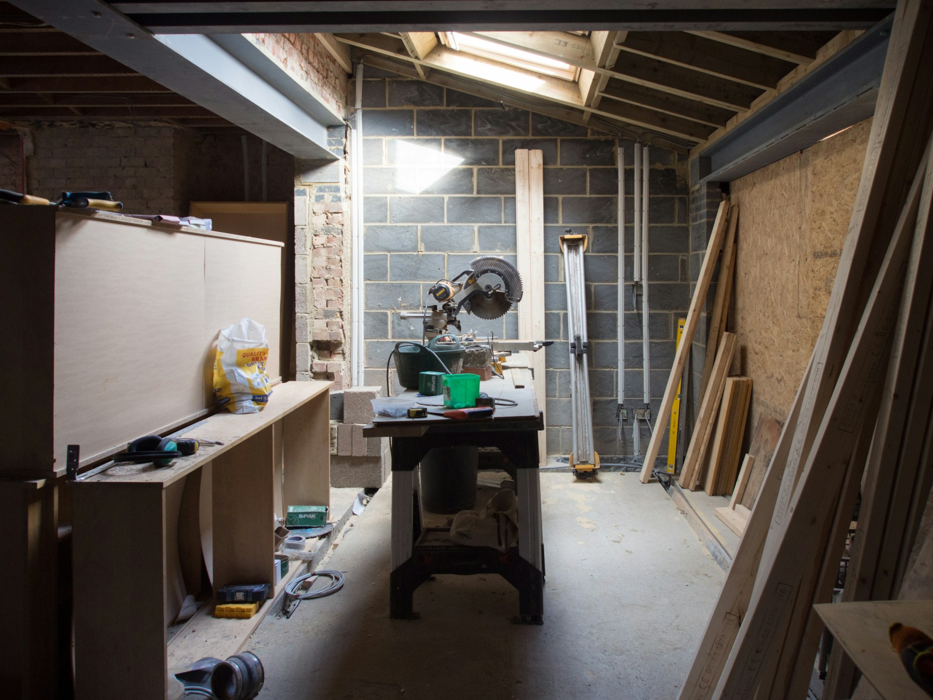 Мебель делают