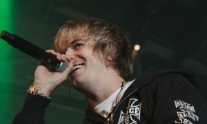 Рэпер во время выступления