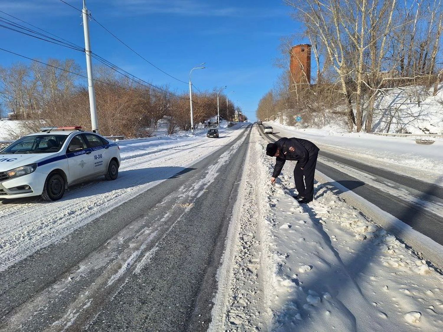 ГАИ проверяет дорогу
