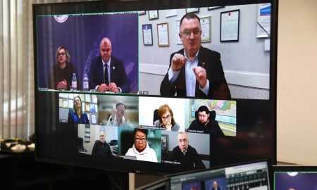 Люди с нарушениями слуха