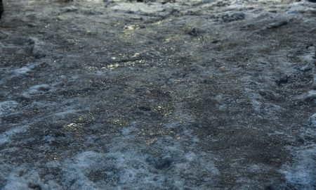 Сильная гололедица на дорогах