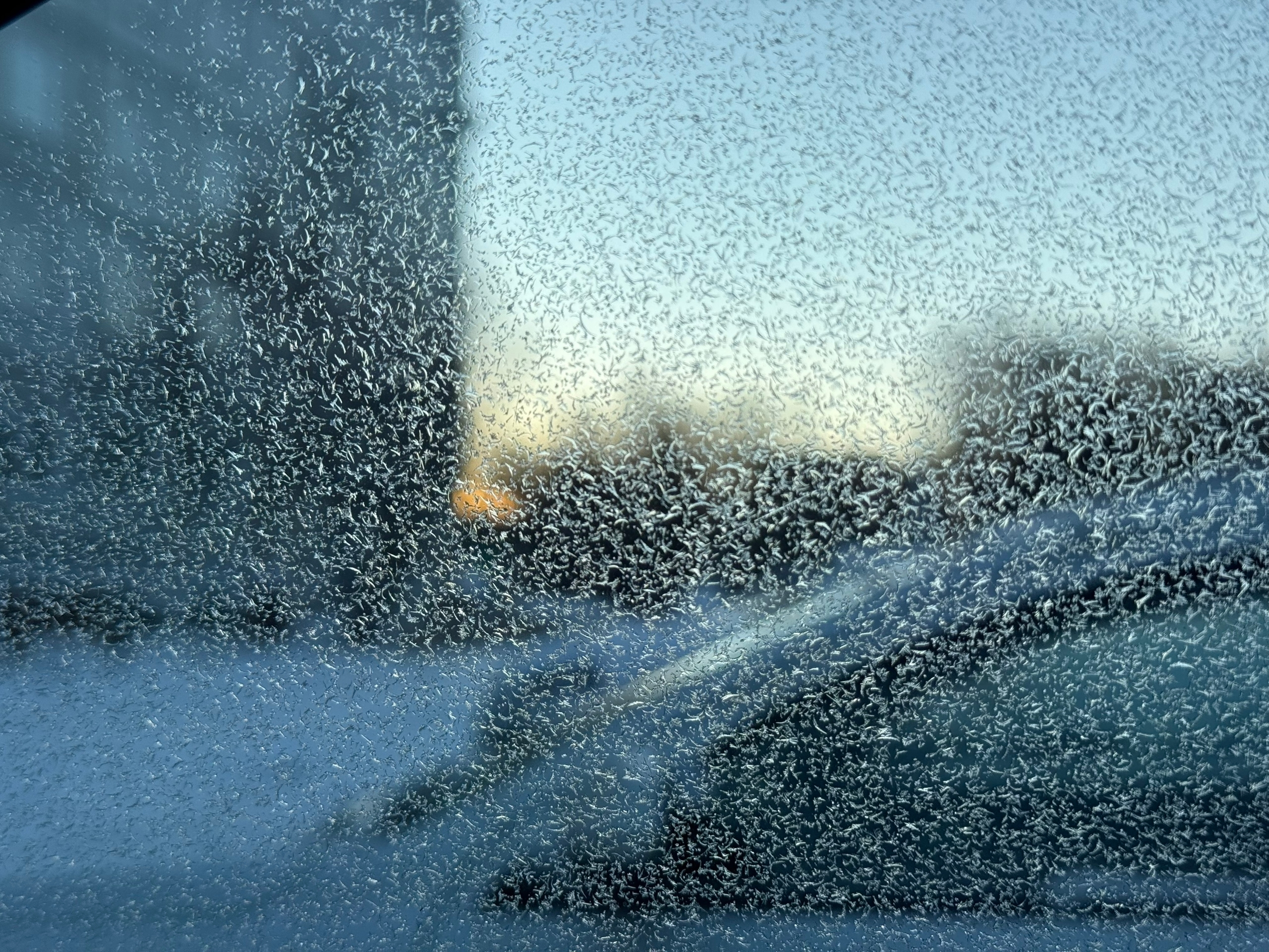 изморозь на окнах