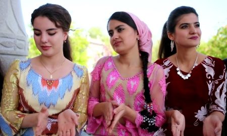 девушки из Таджикистана