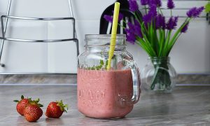 клубничный смузи