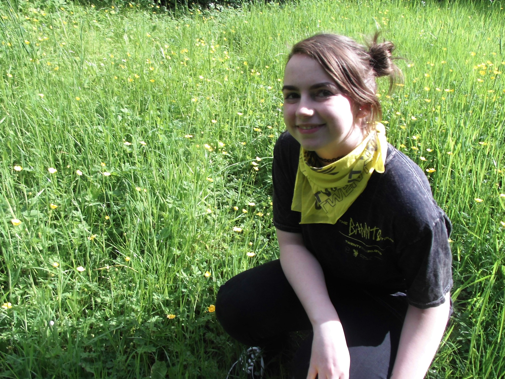 Девушка на траве