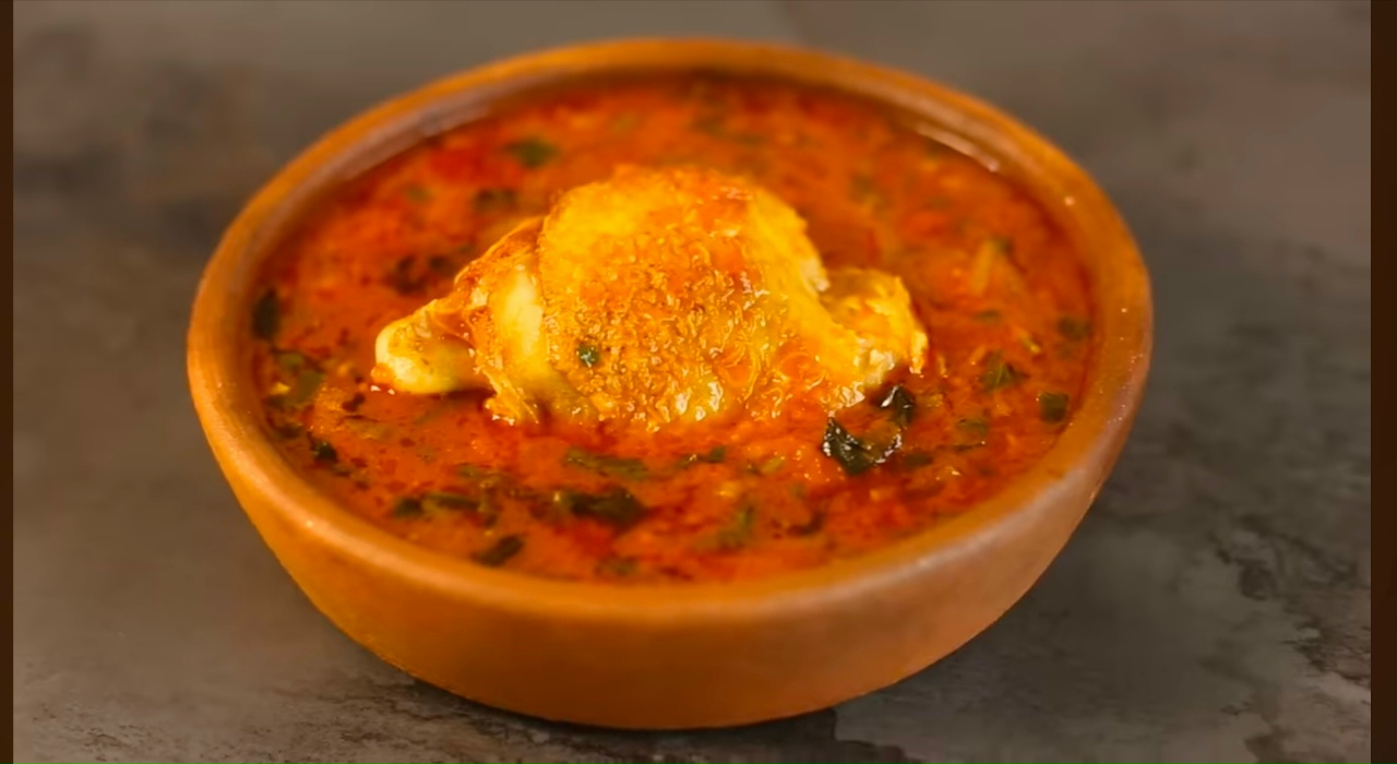 В тарелке чахохбили с курицей