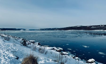Освобождение реки ото льда