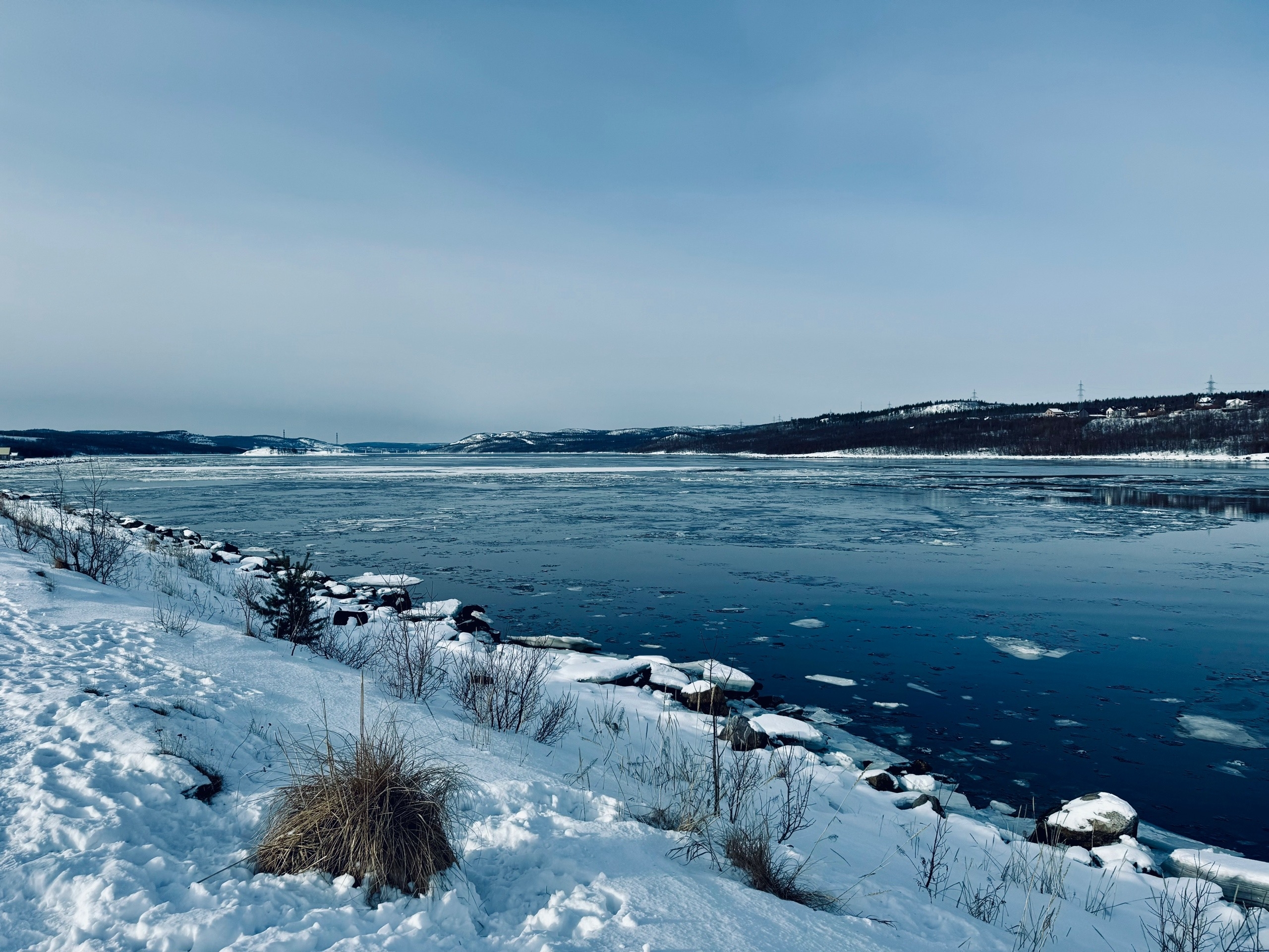 Освобождение реки ото льда