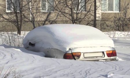 Машина в сугробе