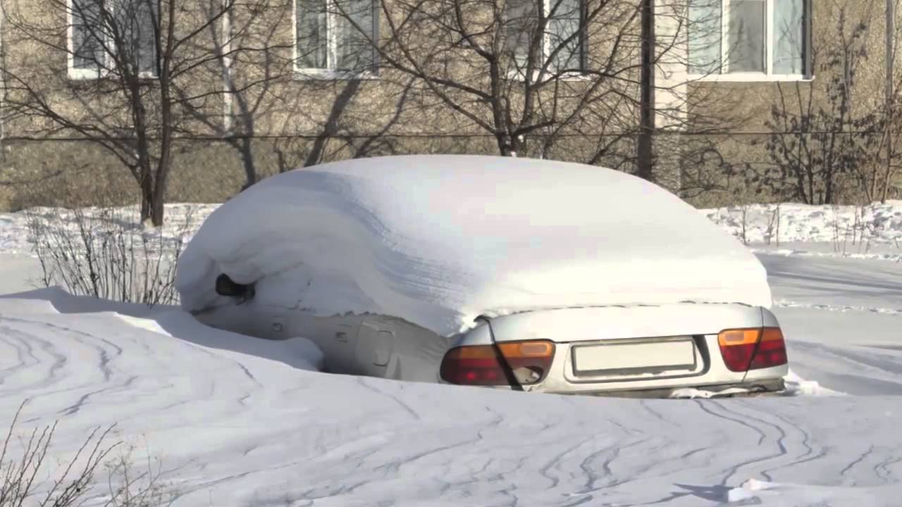 Машина в сугробе
