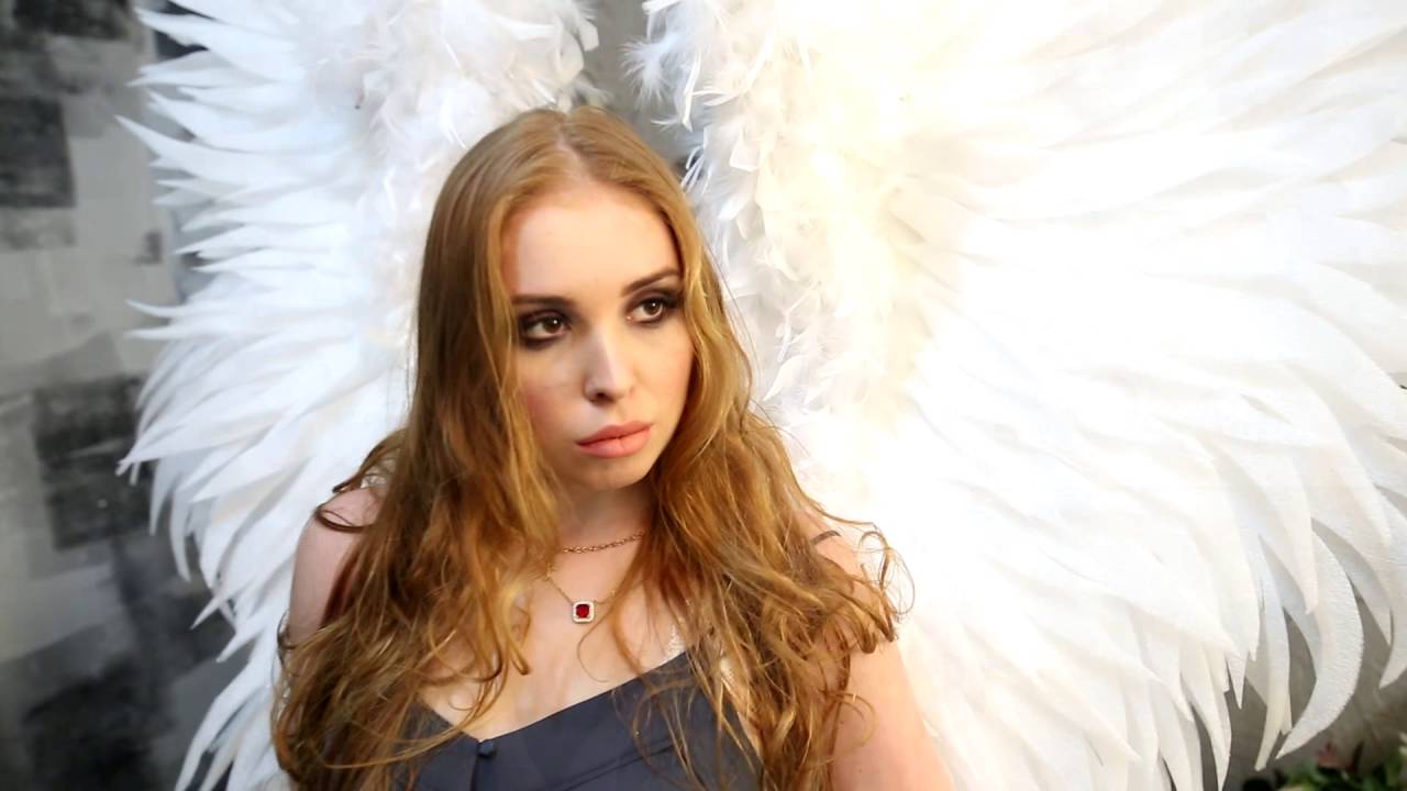 Девушка ангел