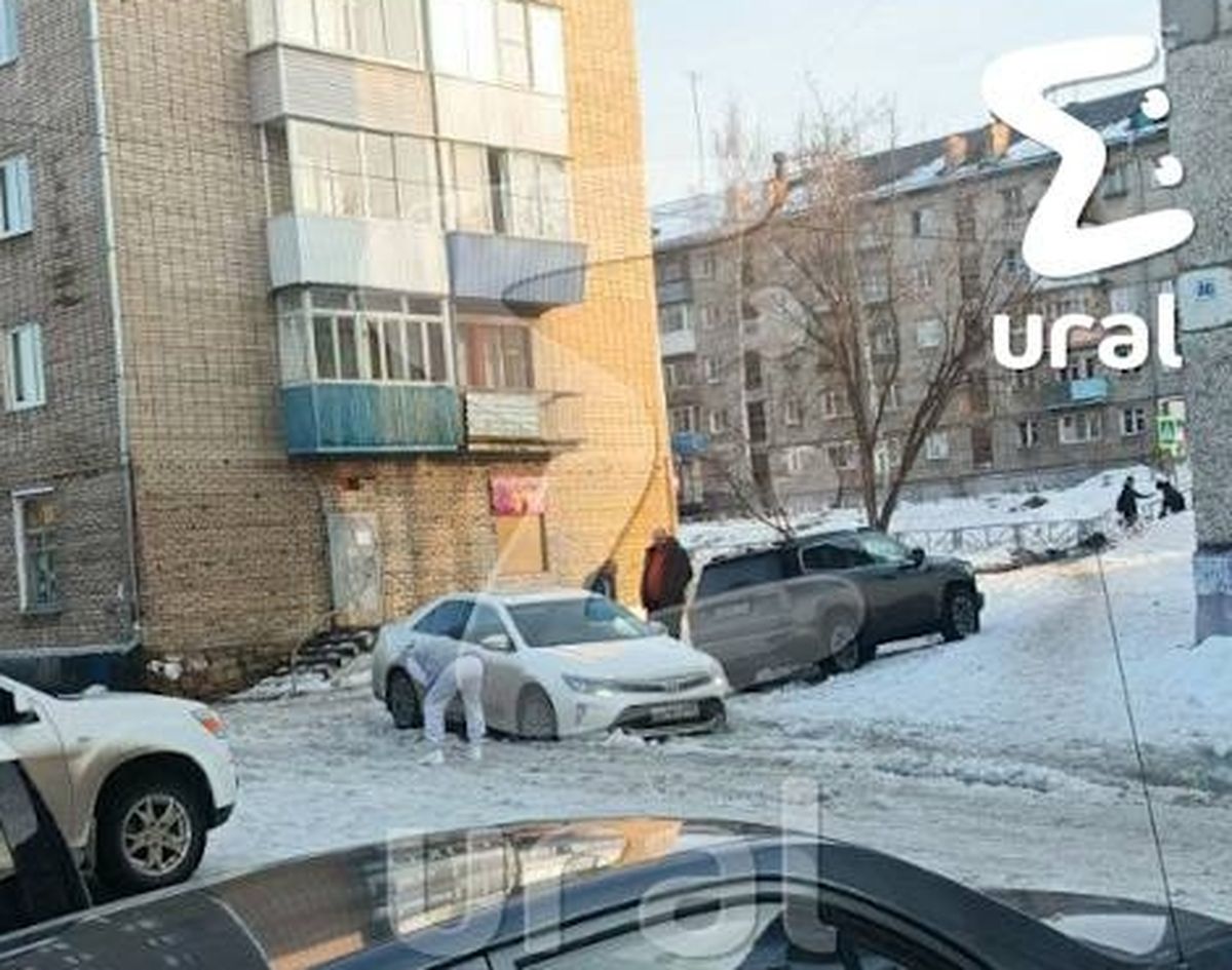 Мэр Алапаевска застрял в снегу