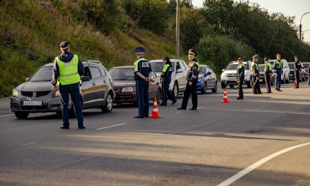 ДПС следит за дорогой
