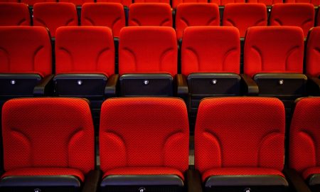 Кресла в кинотеатре