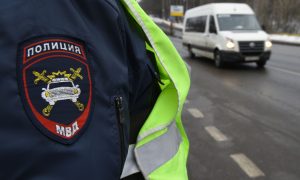 Сотрудник в форме