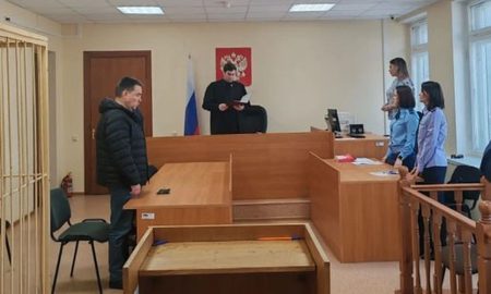 Обвиняемый в зале суда