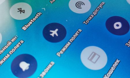 На экране режим полета