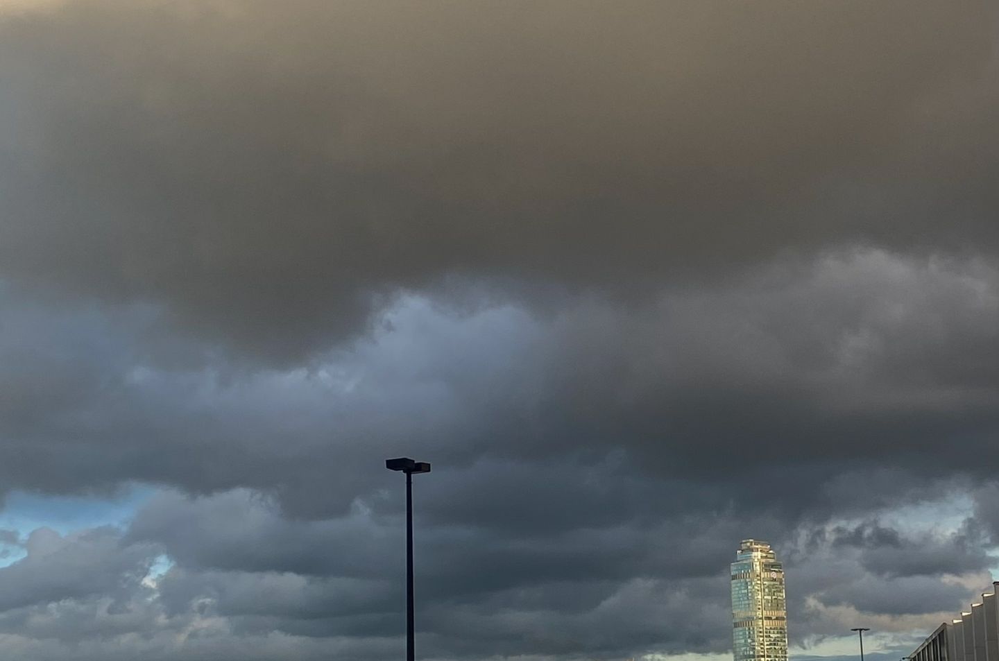 Хмурое небо над Екатеринбургом