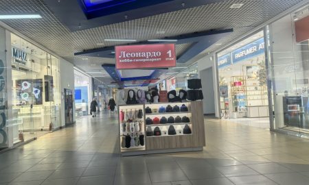 Безлюдный торговый центр