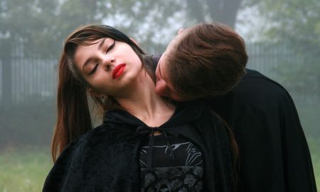 Мужчина и женщина вампиры