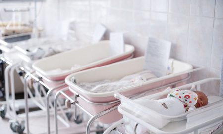 Дети в роддоме