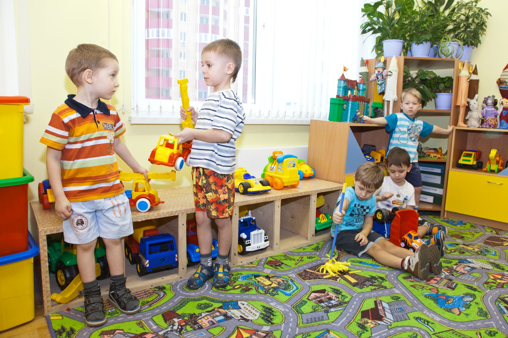 Детский сад с малышами