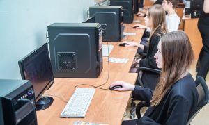 Школьники на конкурсе