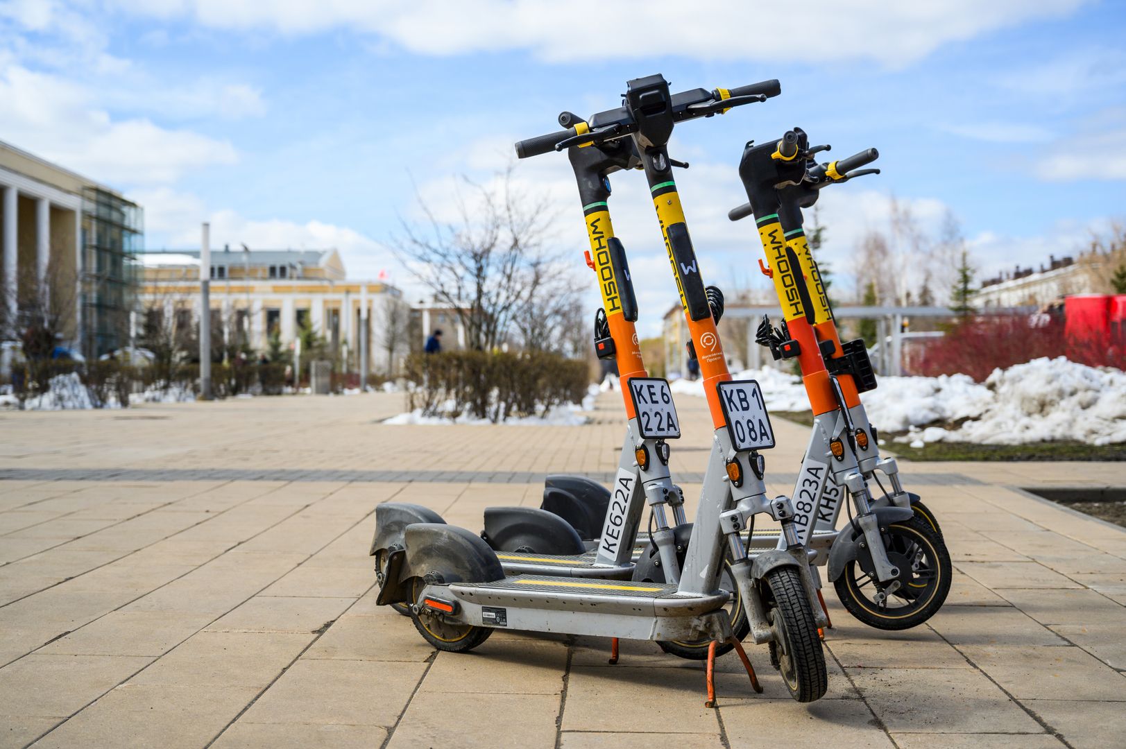 Самокат в городе