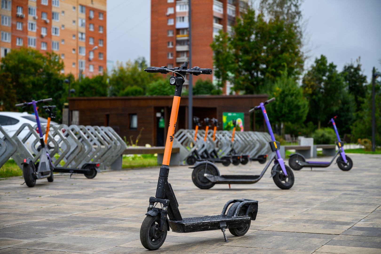 Самокат в городе