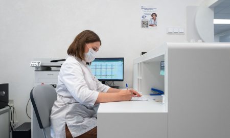 Медсестра в кабинете