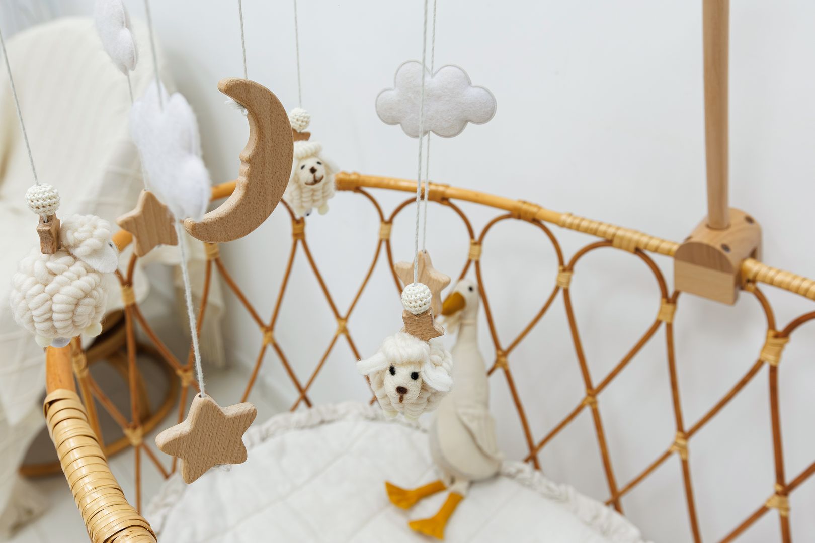 Кроватка для новорожденного