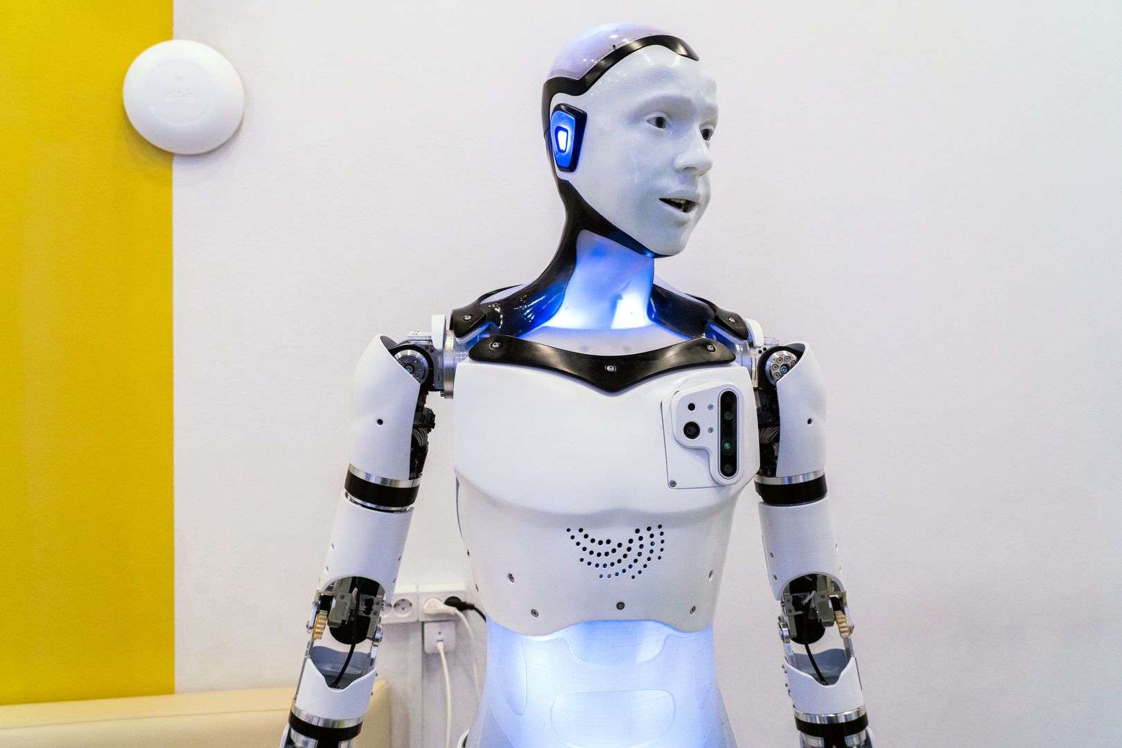 Робот-гуманоид