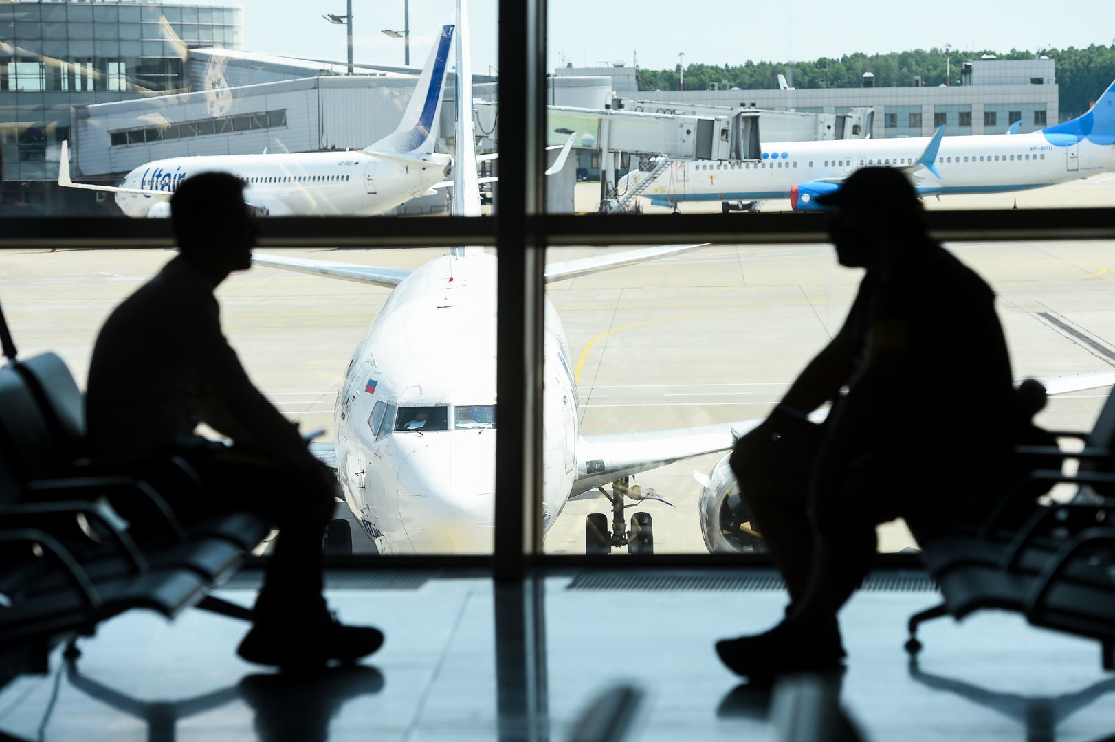 Пассажиры в аэропорту