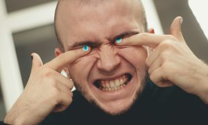 Мужчина зол