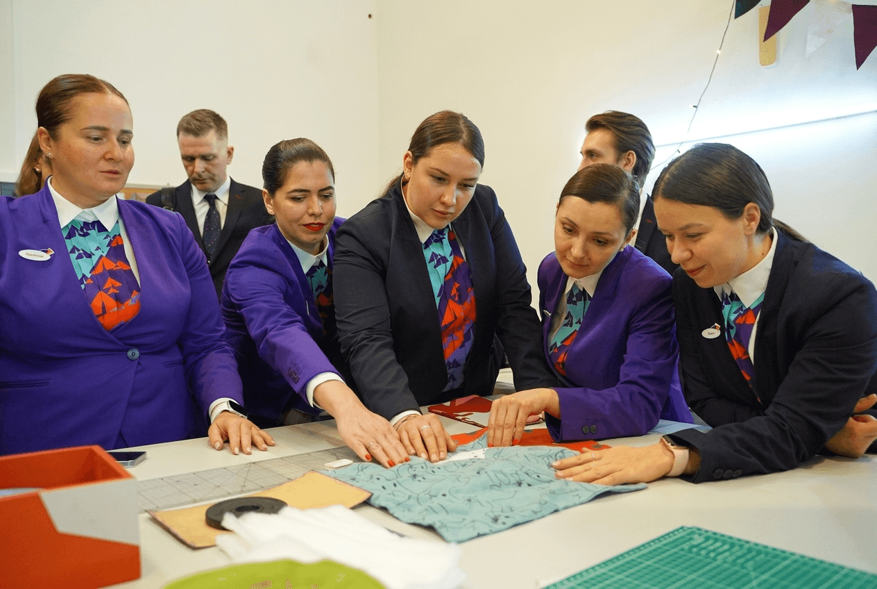 Бортпроводники работают над набором сенсорной разгрузки