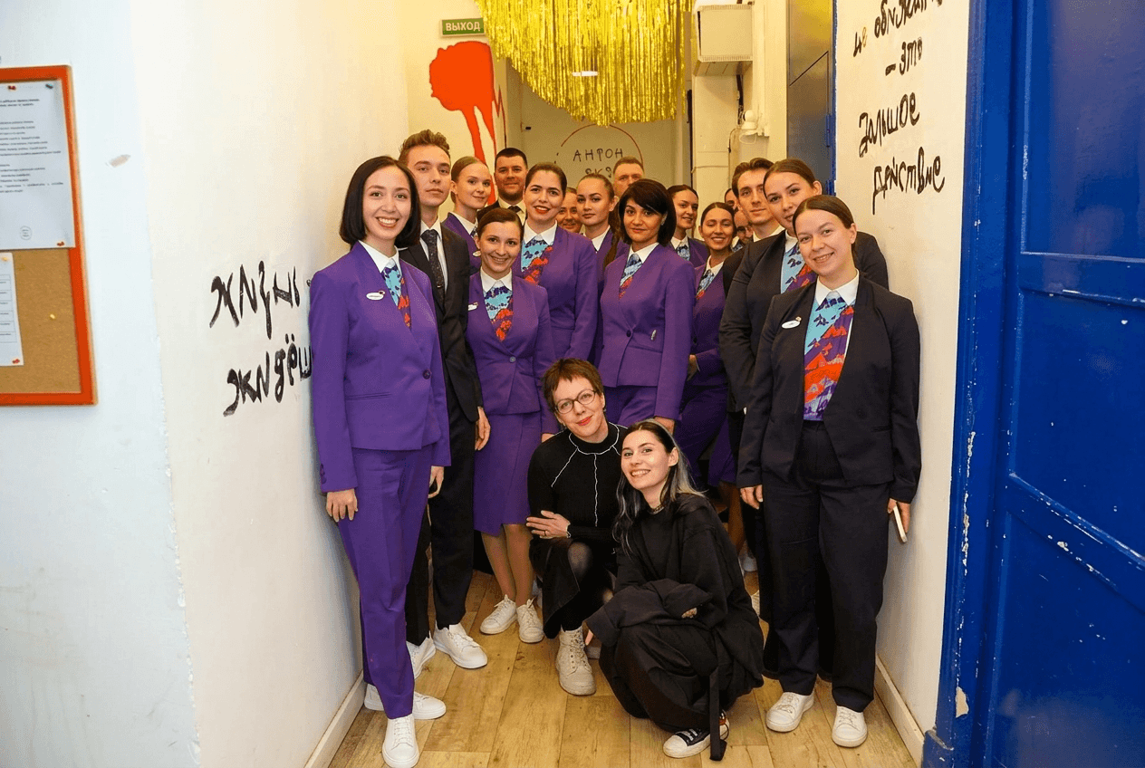 Бортпроводники работают над набором для людей с РАС