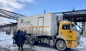 Люди проходят диспансеризацию