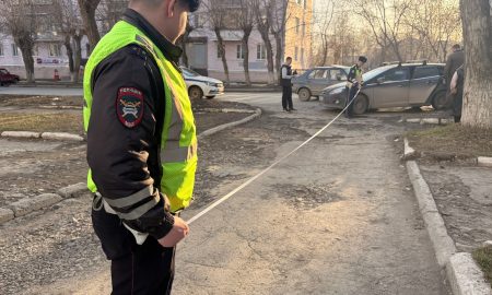 Сотрудник ГАИ на месте ДТП