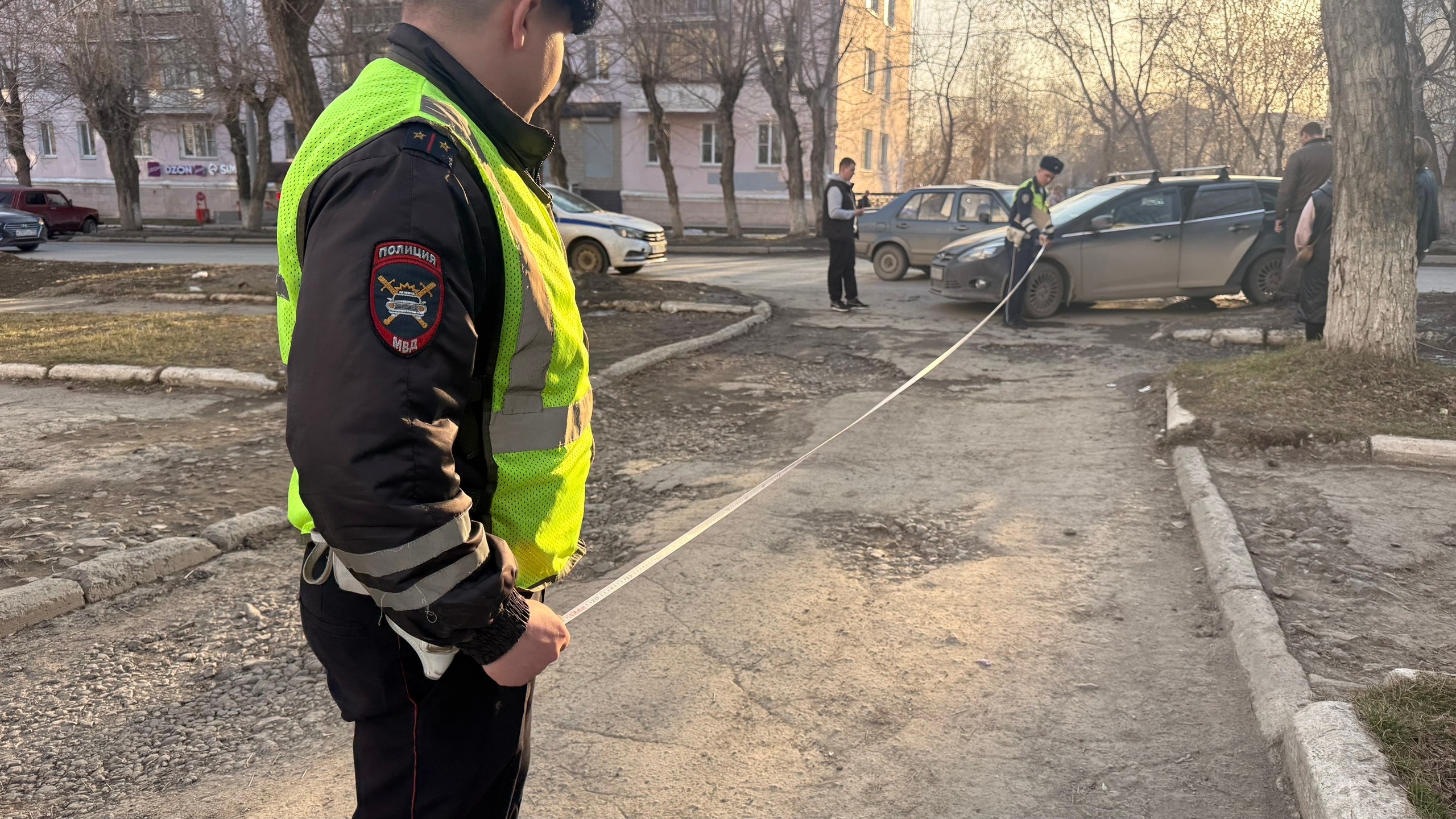 Сотрудник ГАИ на месте ДТП