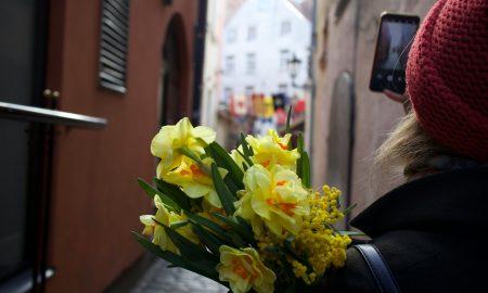 Женщина с цветами