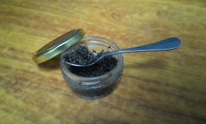 Икра стоит на столе