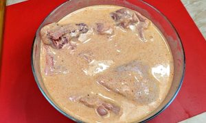 курица в кефирном маринаде